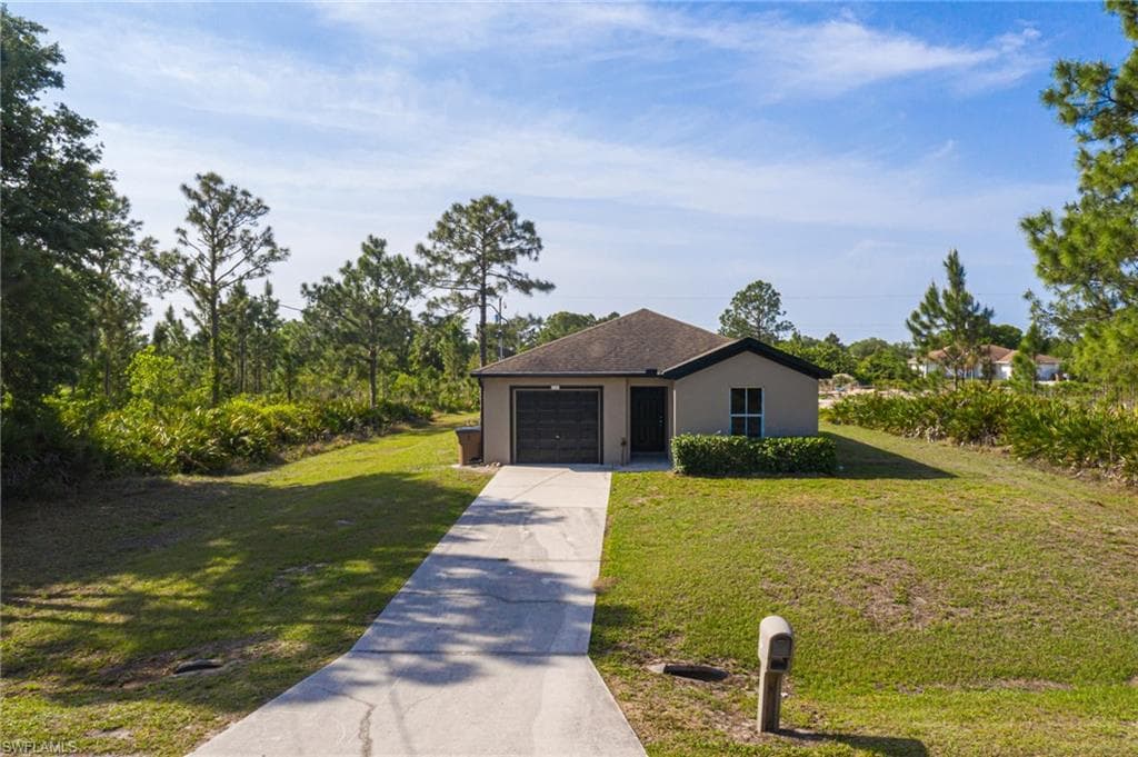 2707 51st ST W LEHIGH ACRES, FL 33971