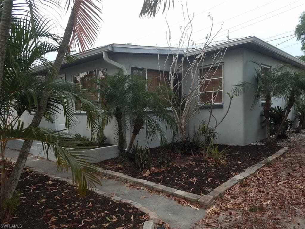 10821/825 Goodwin ST BONITA SPRINGS, FL 34135