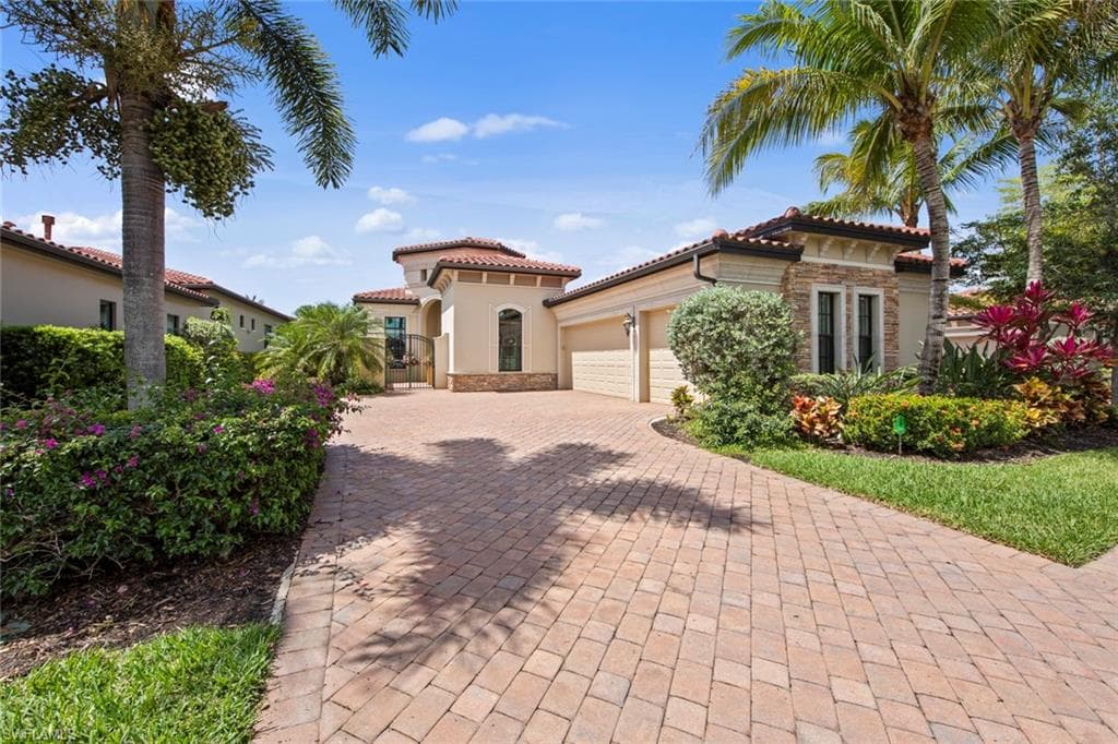 9313 Vercelli CT NAPLES, FL 34113