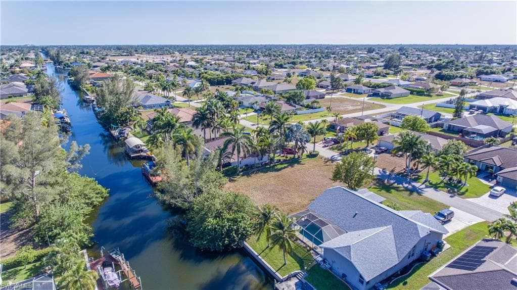 3829 SW 20th AVE CAPE CORAL, FL 33914