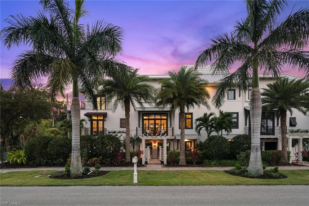930 9th ST S 930 NAPLES, FL 34102