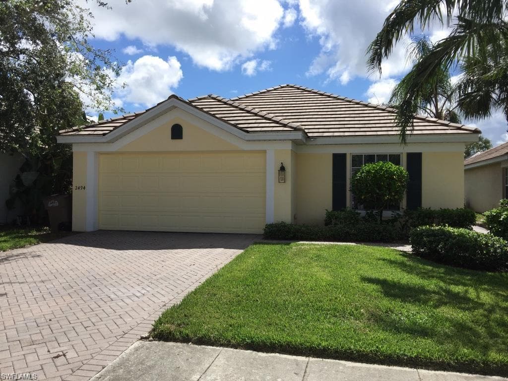 2494 Greendale PL CAPE CORAL, FL 33991