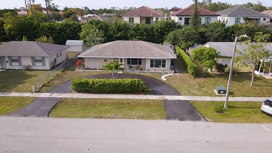2631 Poinciana ST NAPLES, FL 34105