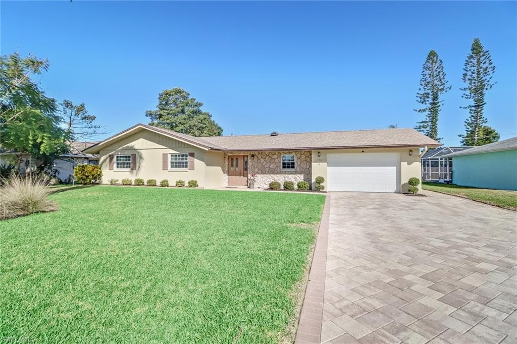 109 Kirtland DR NAPLES, FL 34110