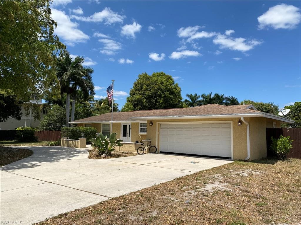 1321 Jambalana LN FORT MYERS, FL 33901