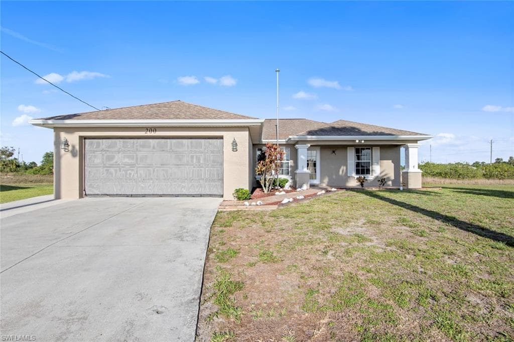 200 Patio CIR LEHIGH ACRES, FL 33974