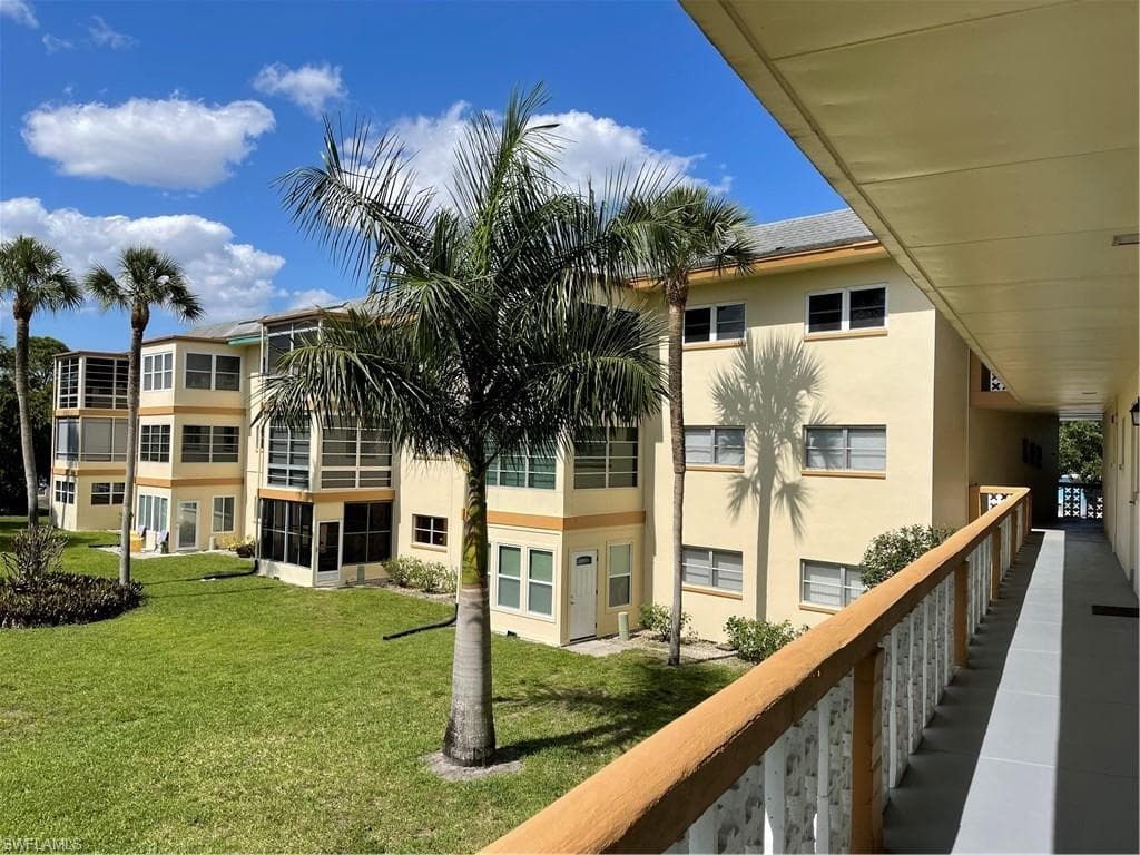 1521 Tropic TER E 1521 NORTH FORT MYERS, FL 33903