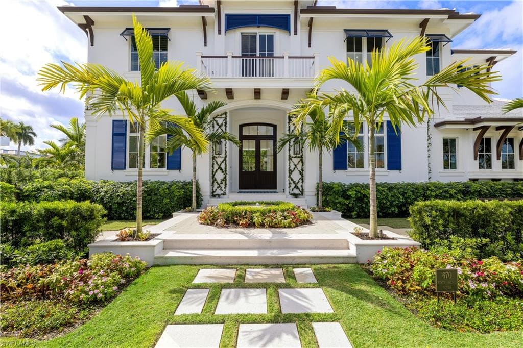 670 9th AVE S NAPLES, FL 34102