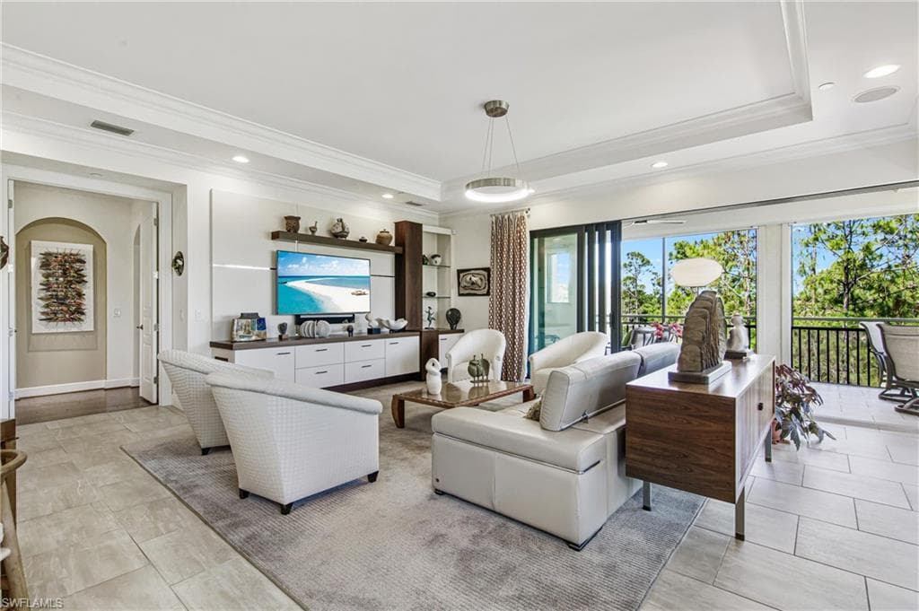 2727 Tiburon BLVD E 202 NAPLES, FL 34109