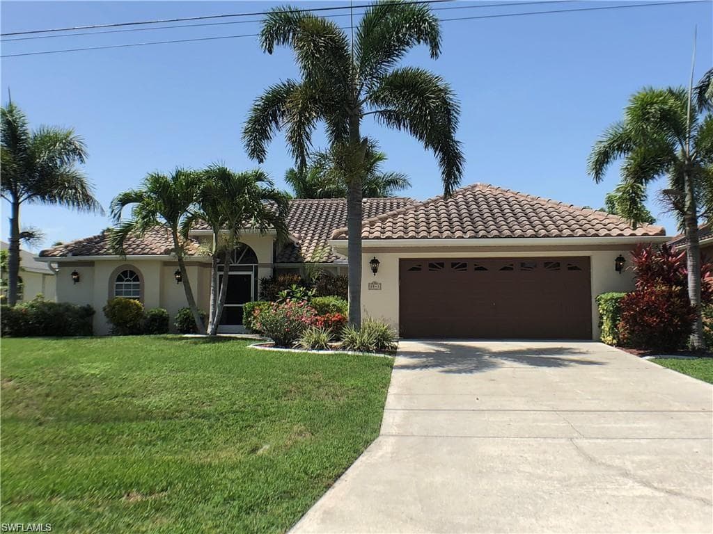2541 SW 37th ST CAPE CORAL, FL 33914