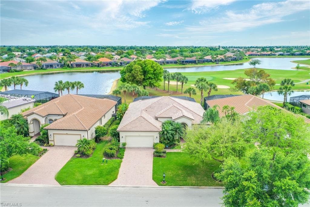 8831 Mustang Island CIR NAPLES, FL 34113
