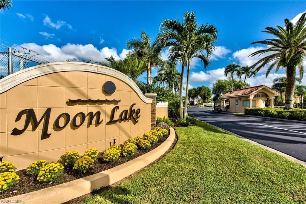 1040 Moon Lake DR NAPLES, FL 34104
