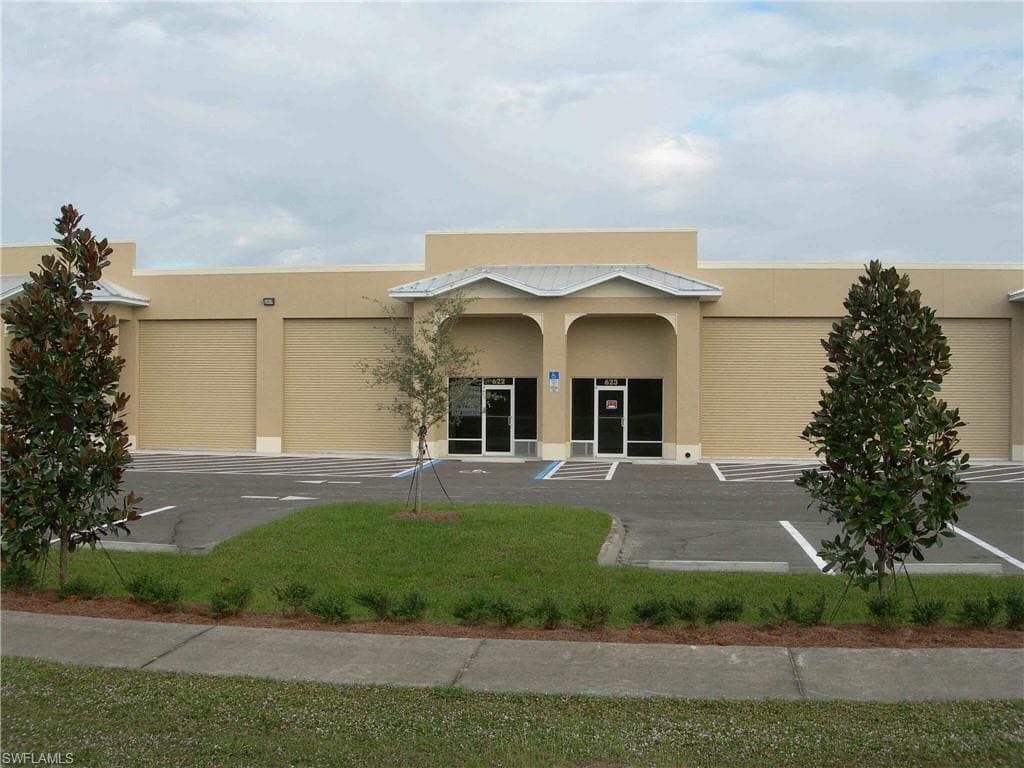 3899 Mannix DR 423 NAPLES, FL 34114