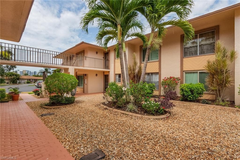 16881 Davis RD 714 FORT MYERS, FL 33908