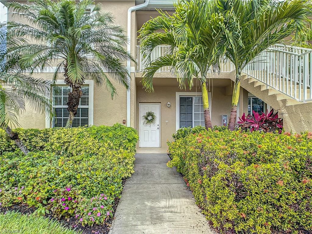 2835 Cypress Trace CIR 4-101 NAPLES, FL 34119