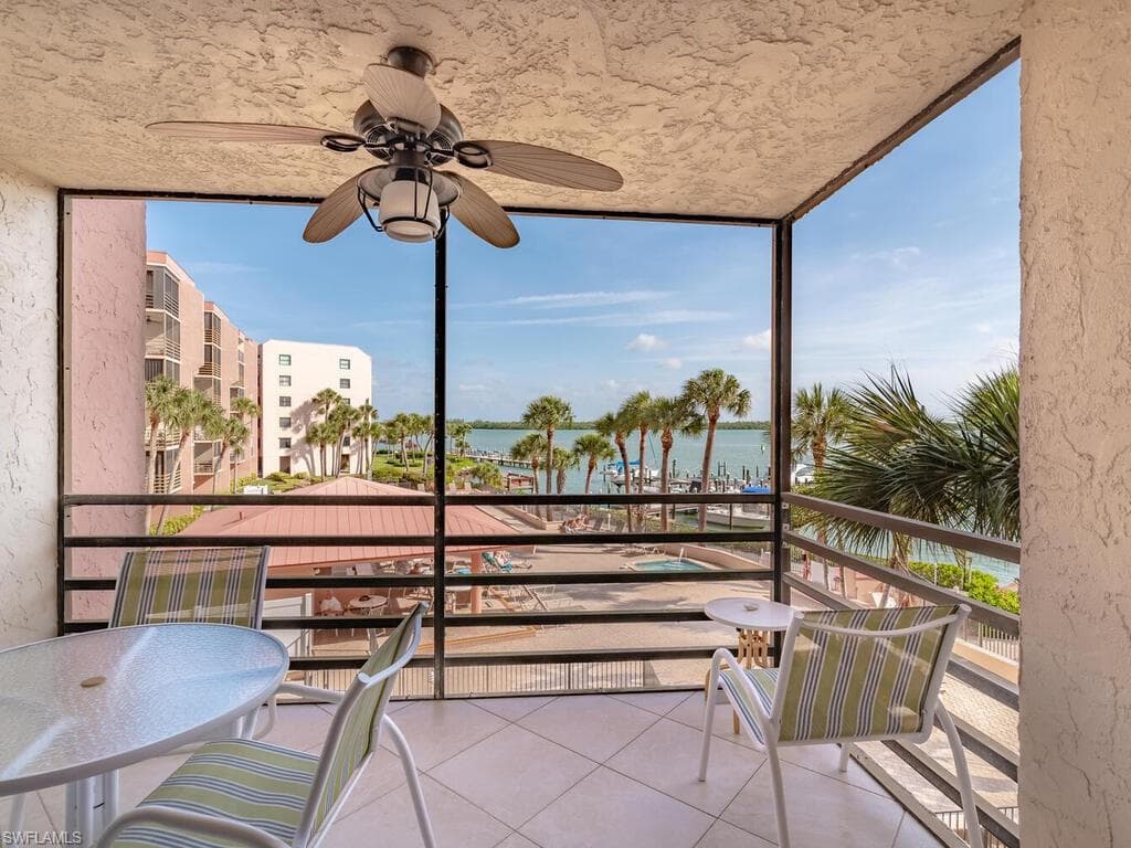 1085 Bald Eagle DR B307 MARCO ISLAND, FL 34145