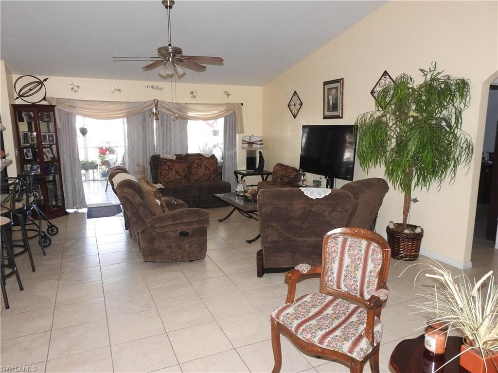 1811 NW 14th PL CAPE CORAL, FL 33993