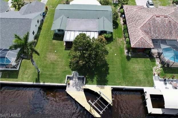 1207 SE 40th TER CAPE CORAL, FL 33904