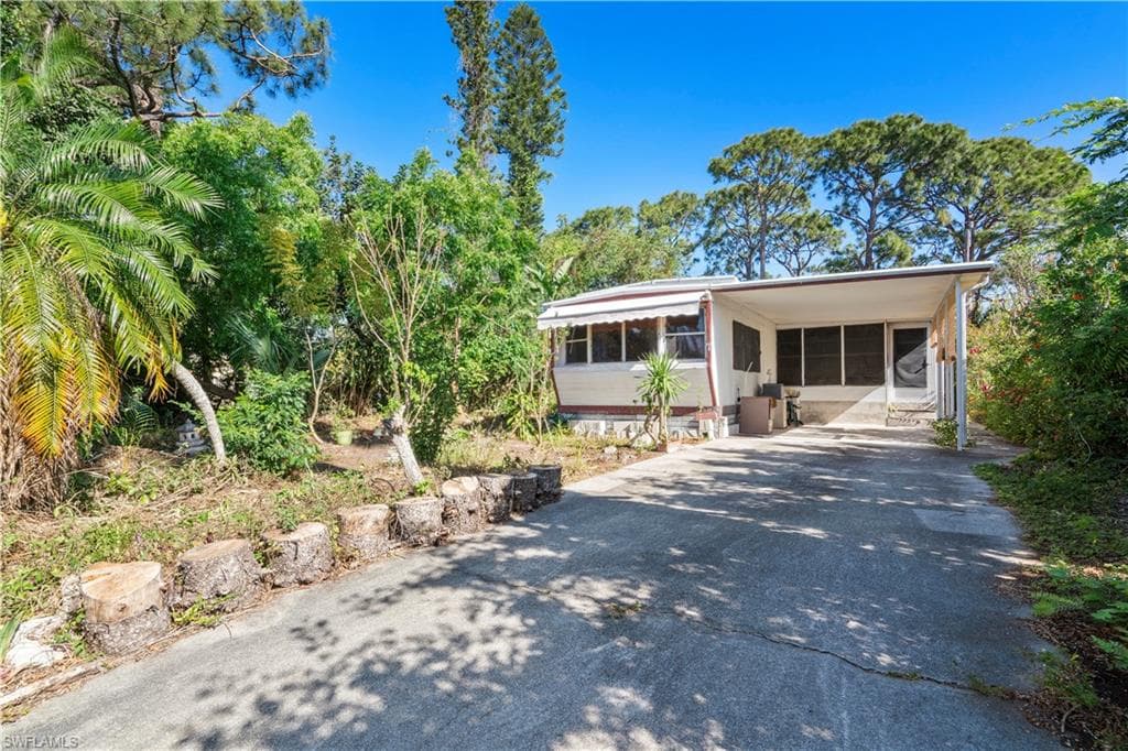 7 Royal Cove DR NAPLES, FL 34110