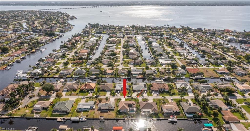 2832 SE 19th PL CAPE CORAL, FL 33904