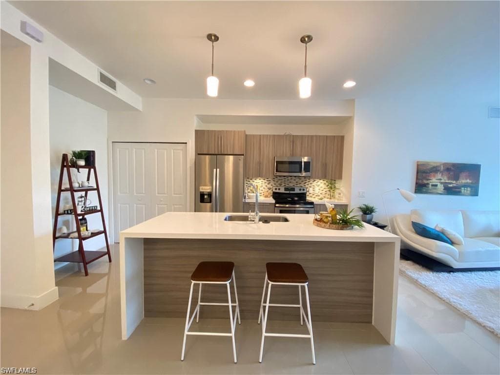 15901 Royal Pointe LN 102 FORT MYERS, FL 33908