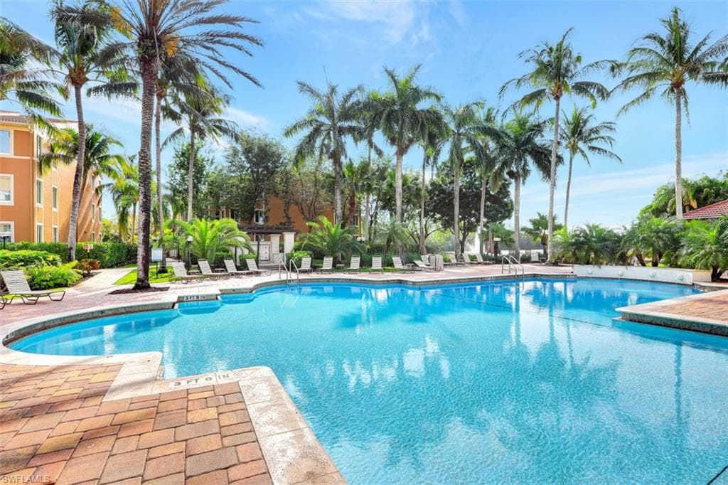 1210 Reserve WAY 9-103 NAPLES, FL 34105