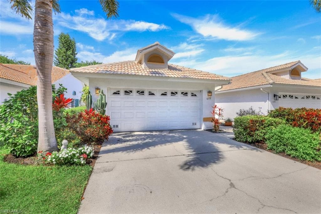 677 Captn Kate CT 46 NAPLES, FL 34110
