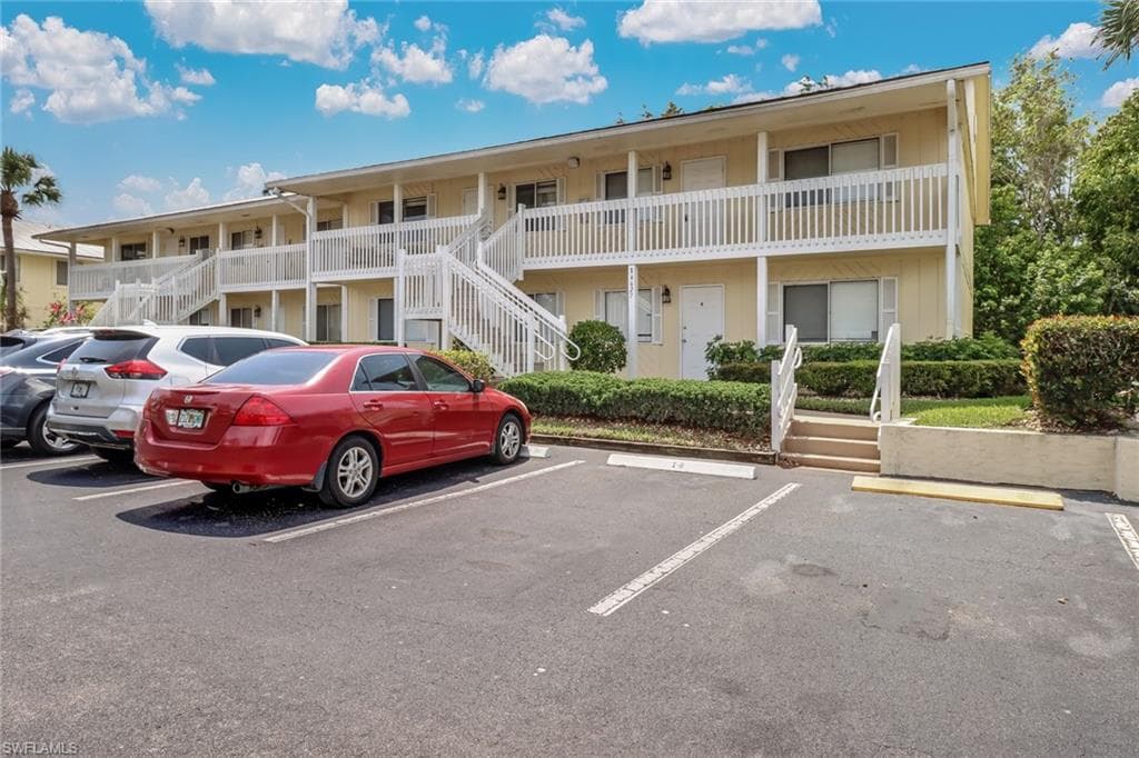 4627 Bayshore DR I3 NAPLES, FL 34112