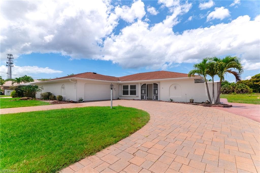 3652 5th CT CAPE CORAL, FL 33904