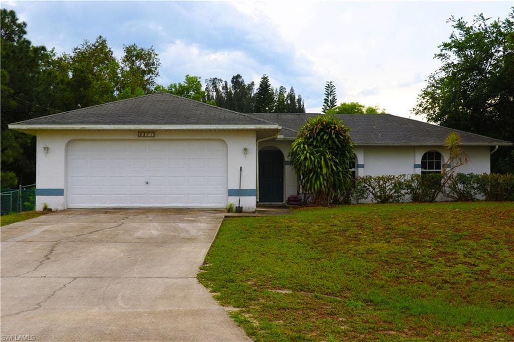 3811 6th ST W LEHIGH ACRES, FL 33971