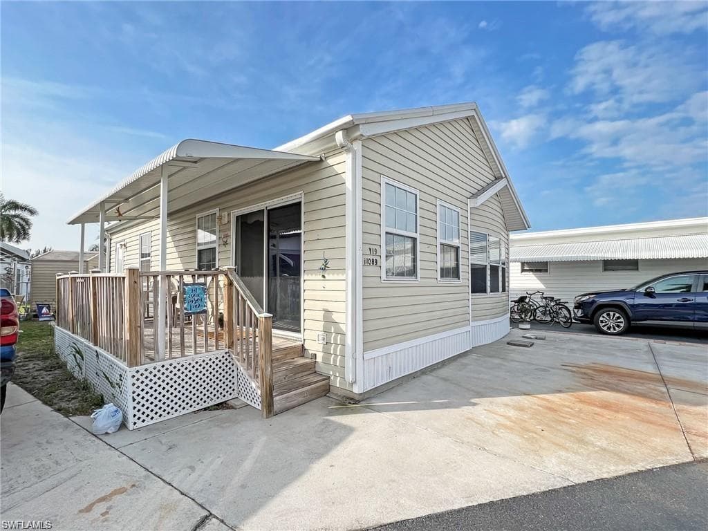 11089 Sunglow LN FORT MYERS, FL 33908