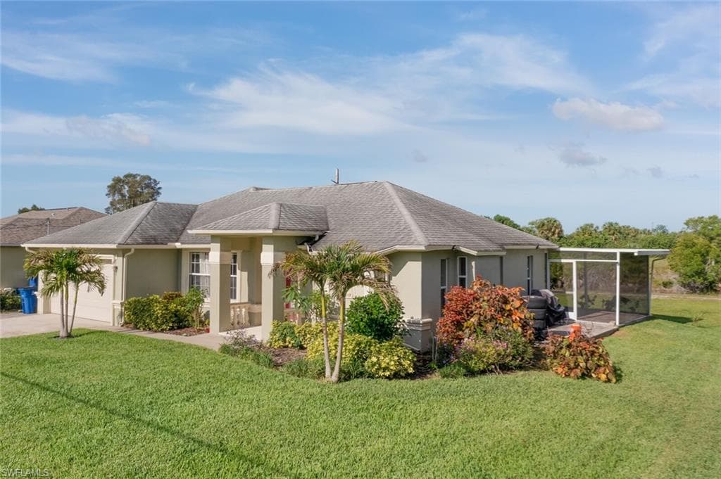 1017 Alvin AVE LEHIGH ACRES, FL 33971