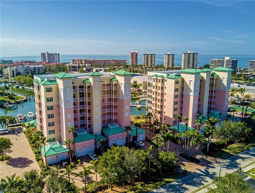 170 Lenell RD 202 FORT MYERS BEACH, FL 33931