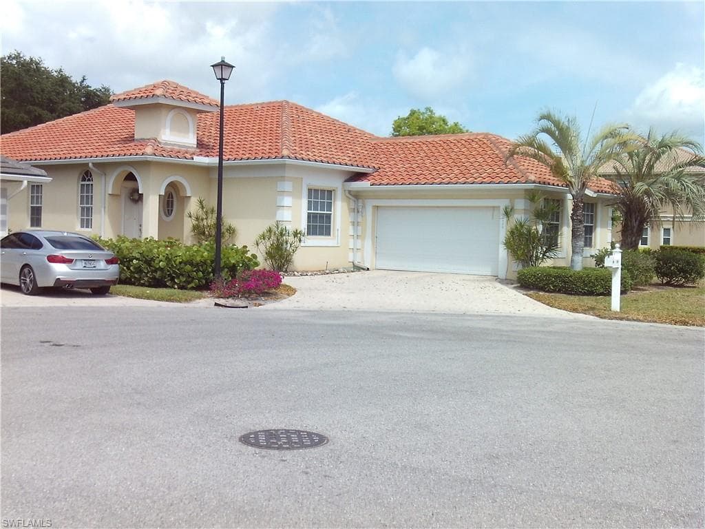2896 Coco Lakes PL NAPLES, FL 34105