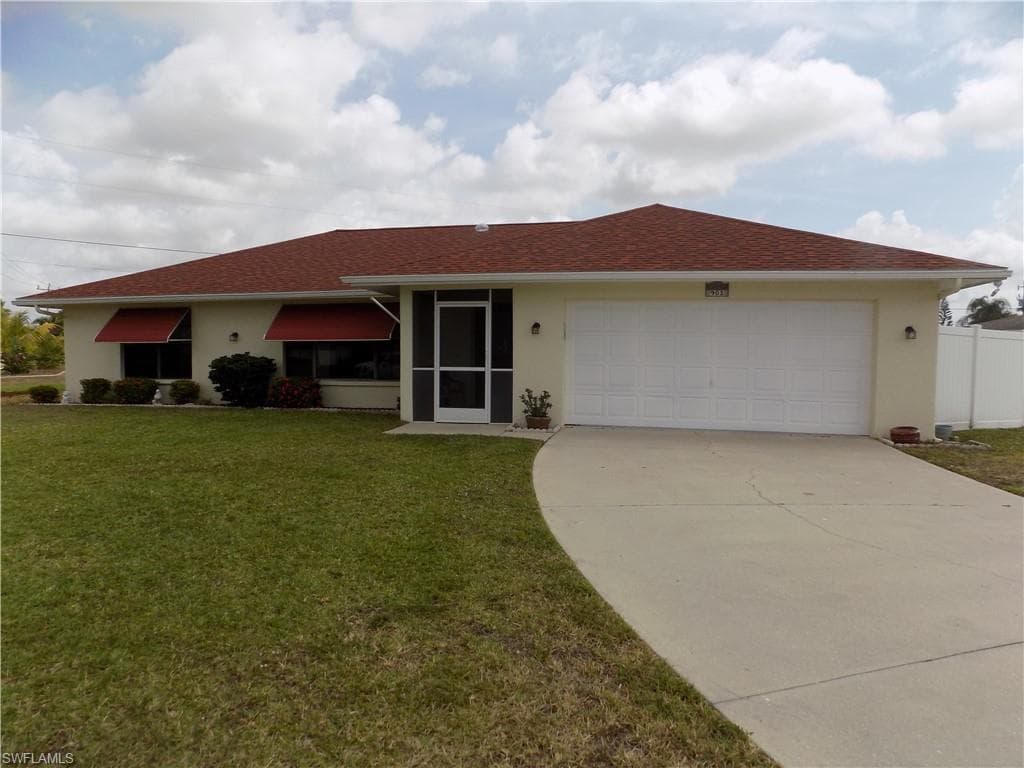 903 SE 19th ST CAPE CORAL, FL 33990