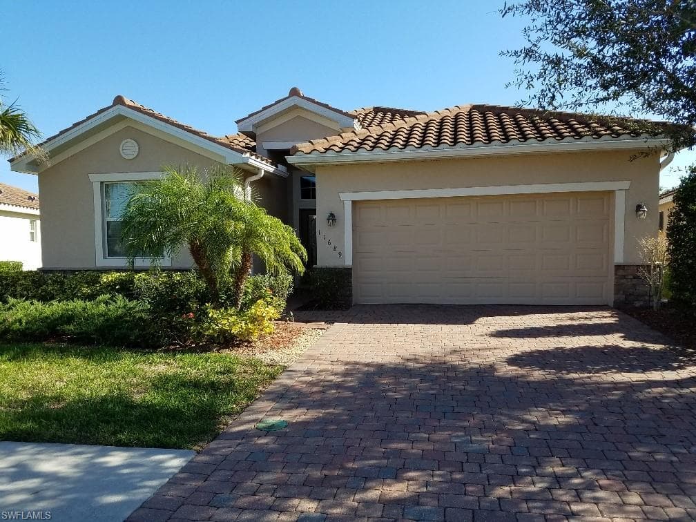 11689 Eros RD LEHIGH ACRES, FL 33971