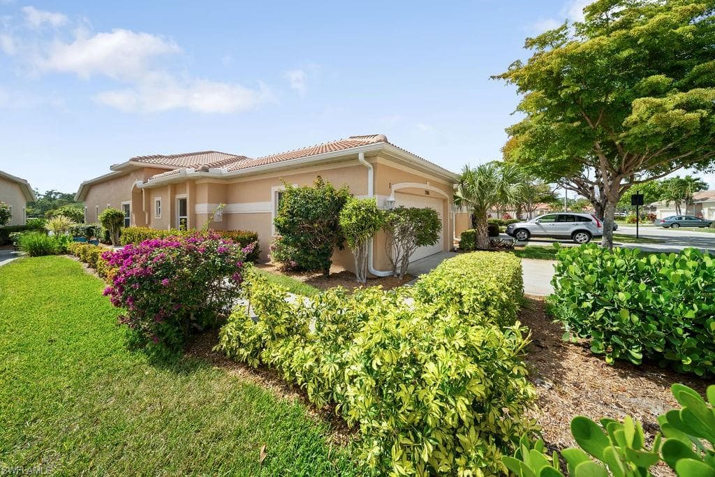 7966 Haven DR 19-01 NAPLES, FL 34104