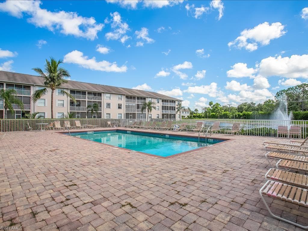 3225 Cypress Glen WAY 114 NAPLES, FL 34109