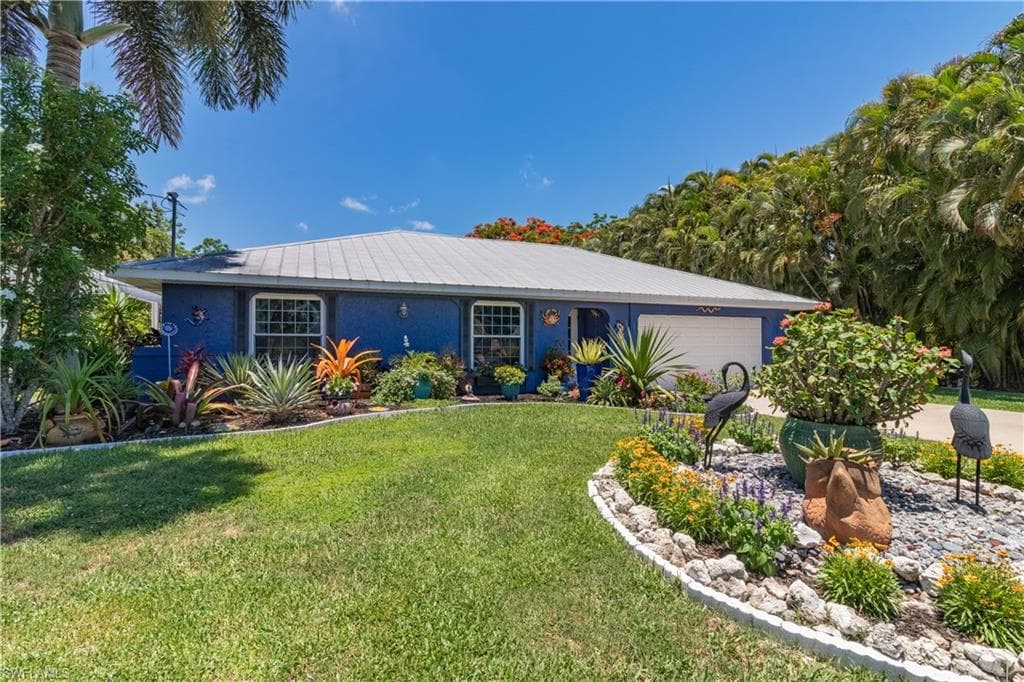 7572 Grande Pine RD BOKEELIA, FL 33922