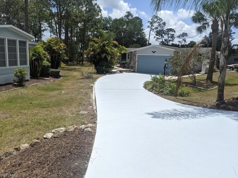 10861 CIRCLE PINE RD 31M NORTH FORT MYERS, FL 33903