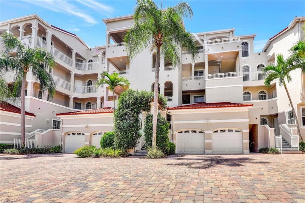 1610 Clermont DR I-205 NAPLES, FL 34109
