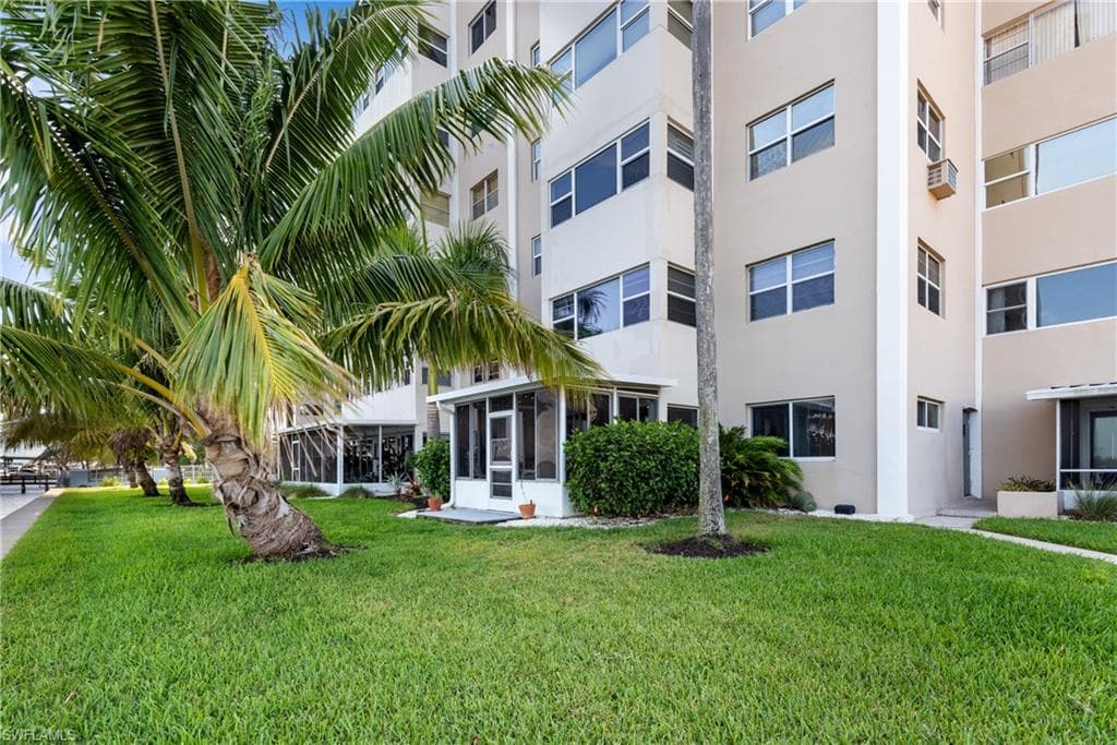 1900 Clifford ST 103 FORT MYERS, FL 33901