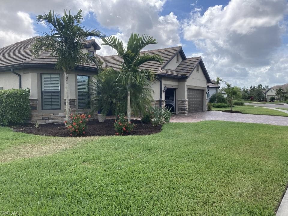 7590 Blackberry DR NAPLES, FL 34114