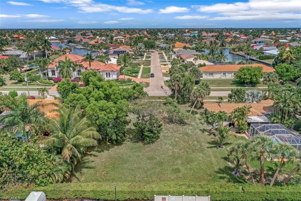 138 Greenbrier ST MARCO ISLAND, FL 34145