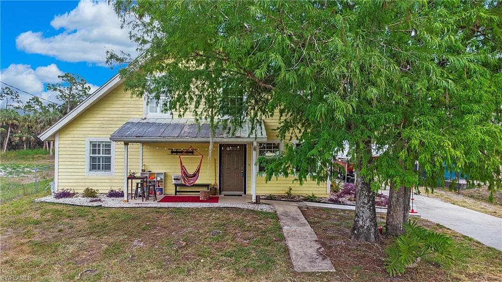 1060 27th ST SW NAPLES, FL 34117
