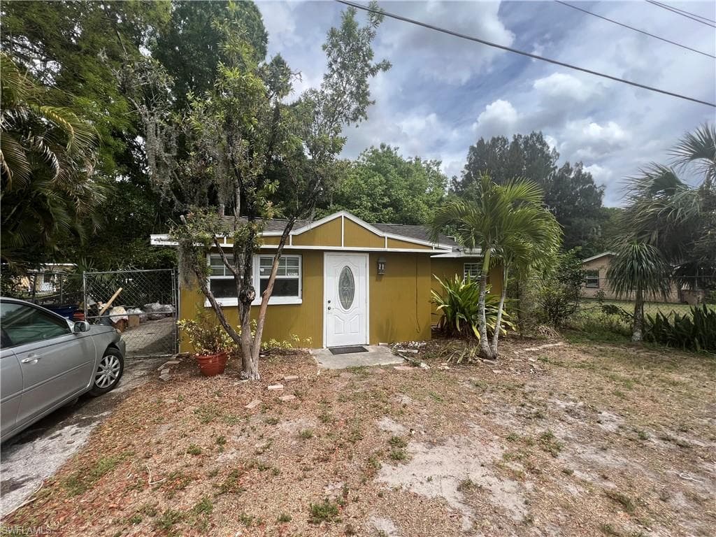 553 Carolina AVE FORT MYERS, FL 33905