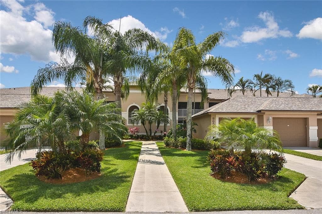 8650 CEDAR HAMMOCK CIR 426 NAPLES, FL 34112