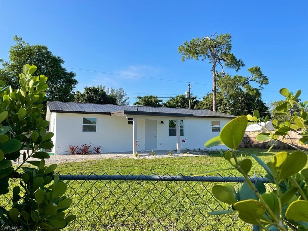 5306 Confederate DR NAPLES, FL 34113