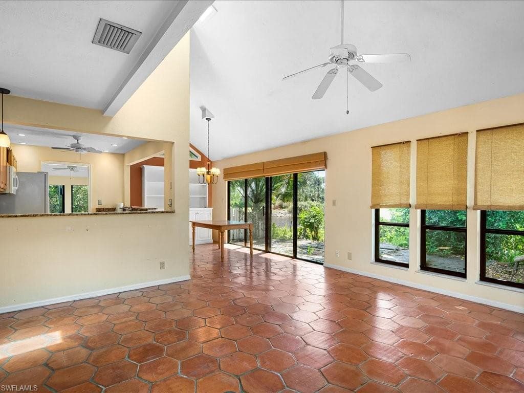 1353 SOLANA RD M-3 NAPLES, FL 34103