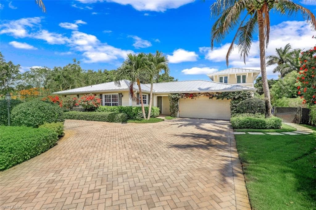 715 Ketch DR NAPLES, FL 34103